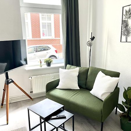 Endless: Studio Mit Netflix + Workstation Im Zentrum Шверин Экстерьер фото