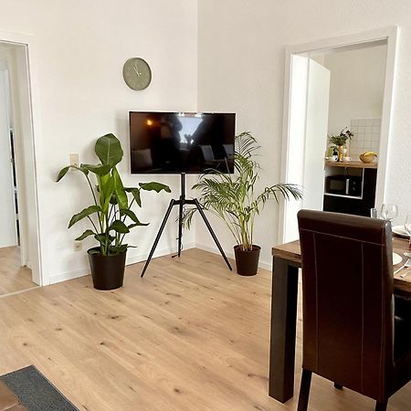 Endless: Studio Mit Netflix + Workstation Im Zentrum Шверин Экстерьер фото