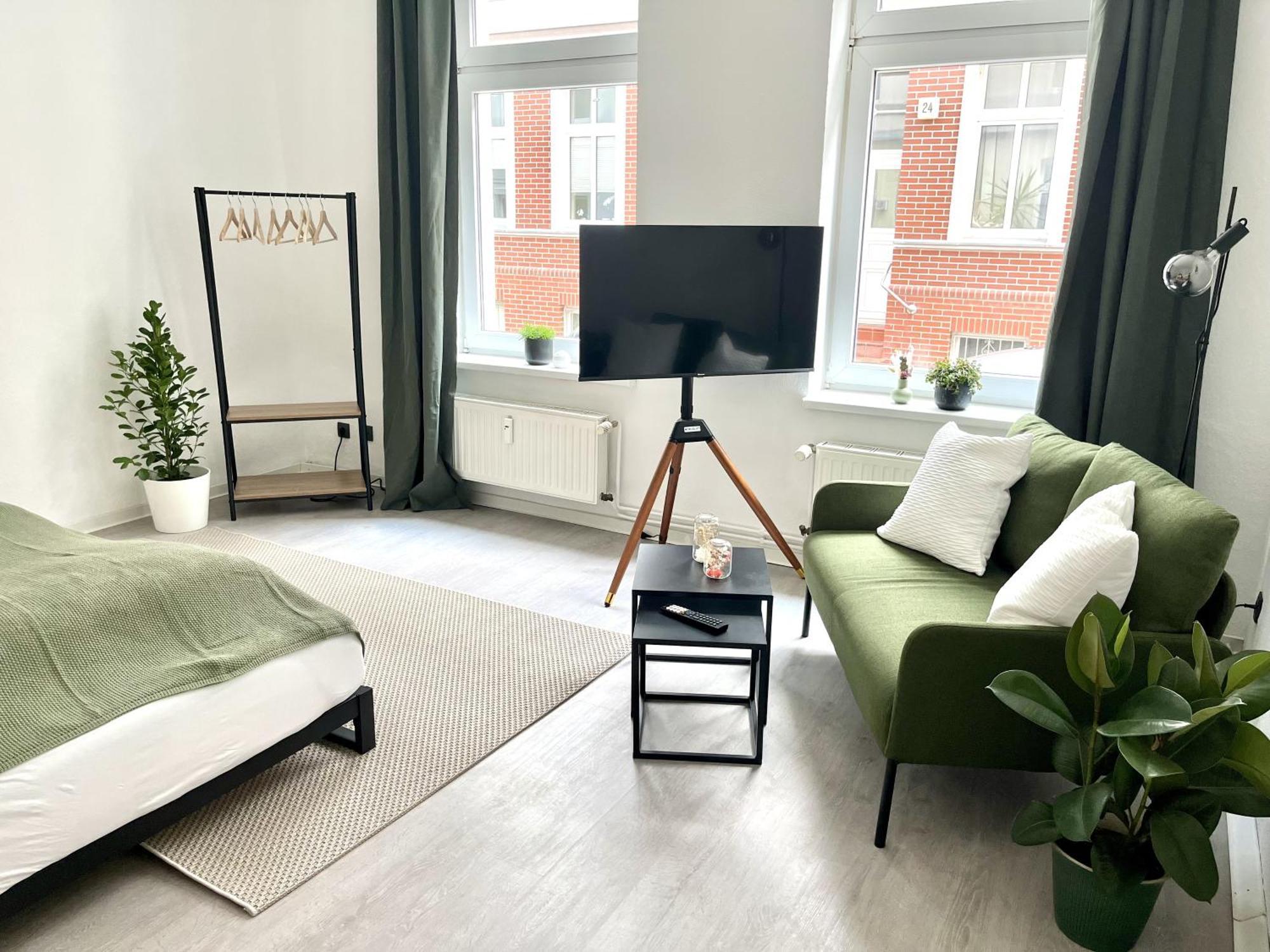 Endless: Studio Mit Netflix + Workstation Im Zentrum Шверин Экстерьер фото