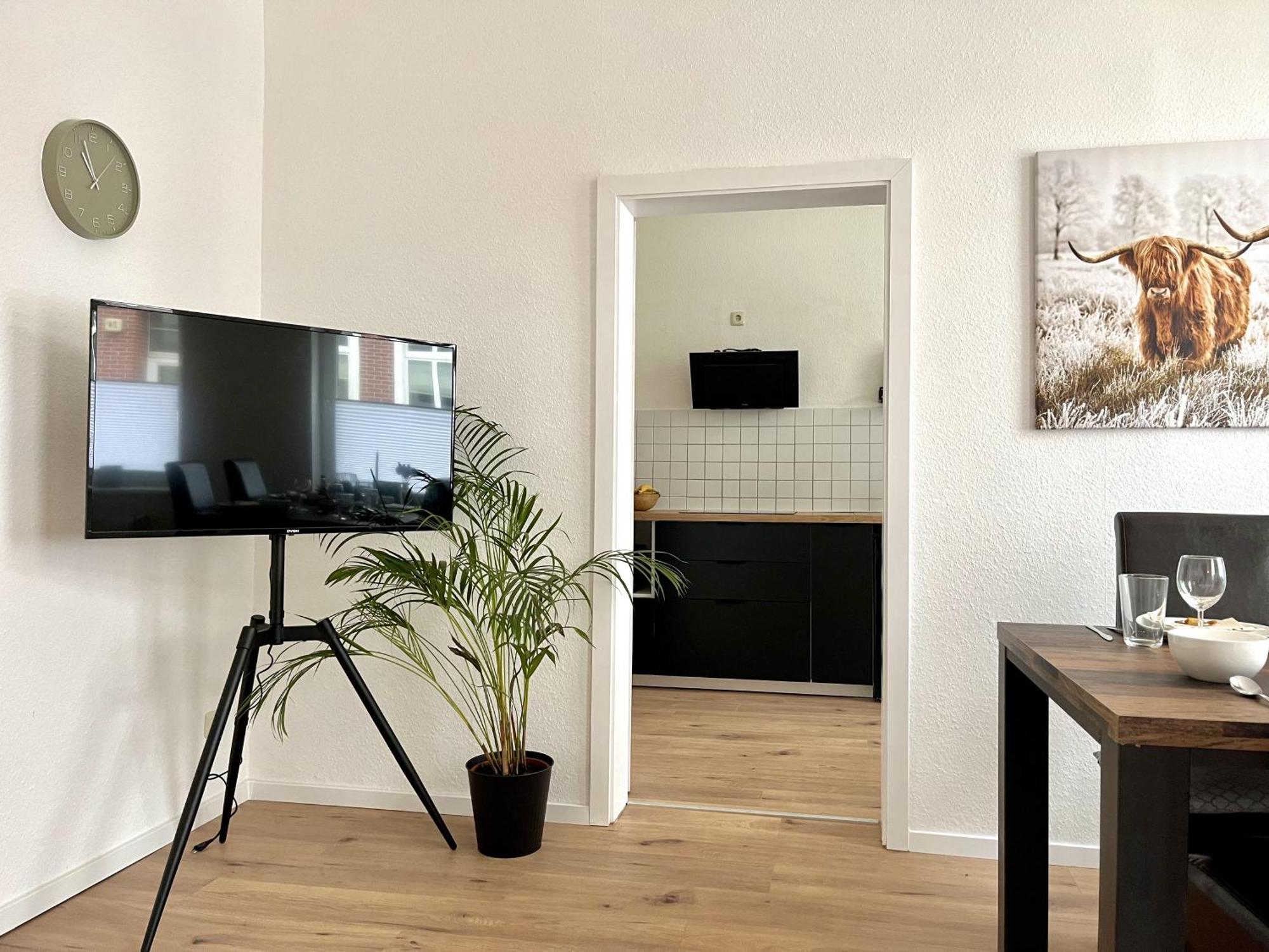 Endless: Studio Mit Netflix + Workstation Im Zentrum Шверин Экстерьер фото