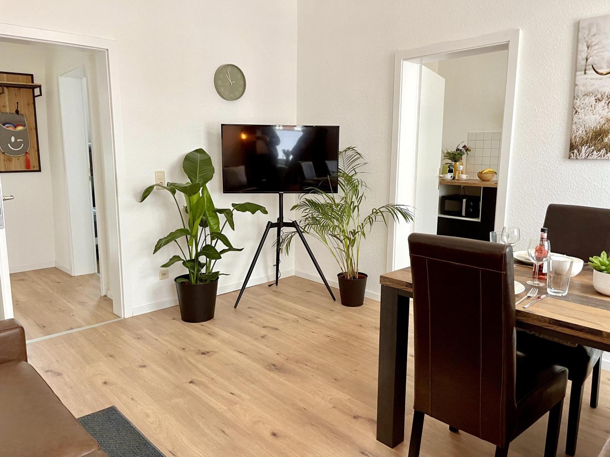 Endless: Studio Mit Netflix + Workstation Im Zentrum Шверин Экстерьер фото
