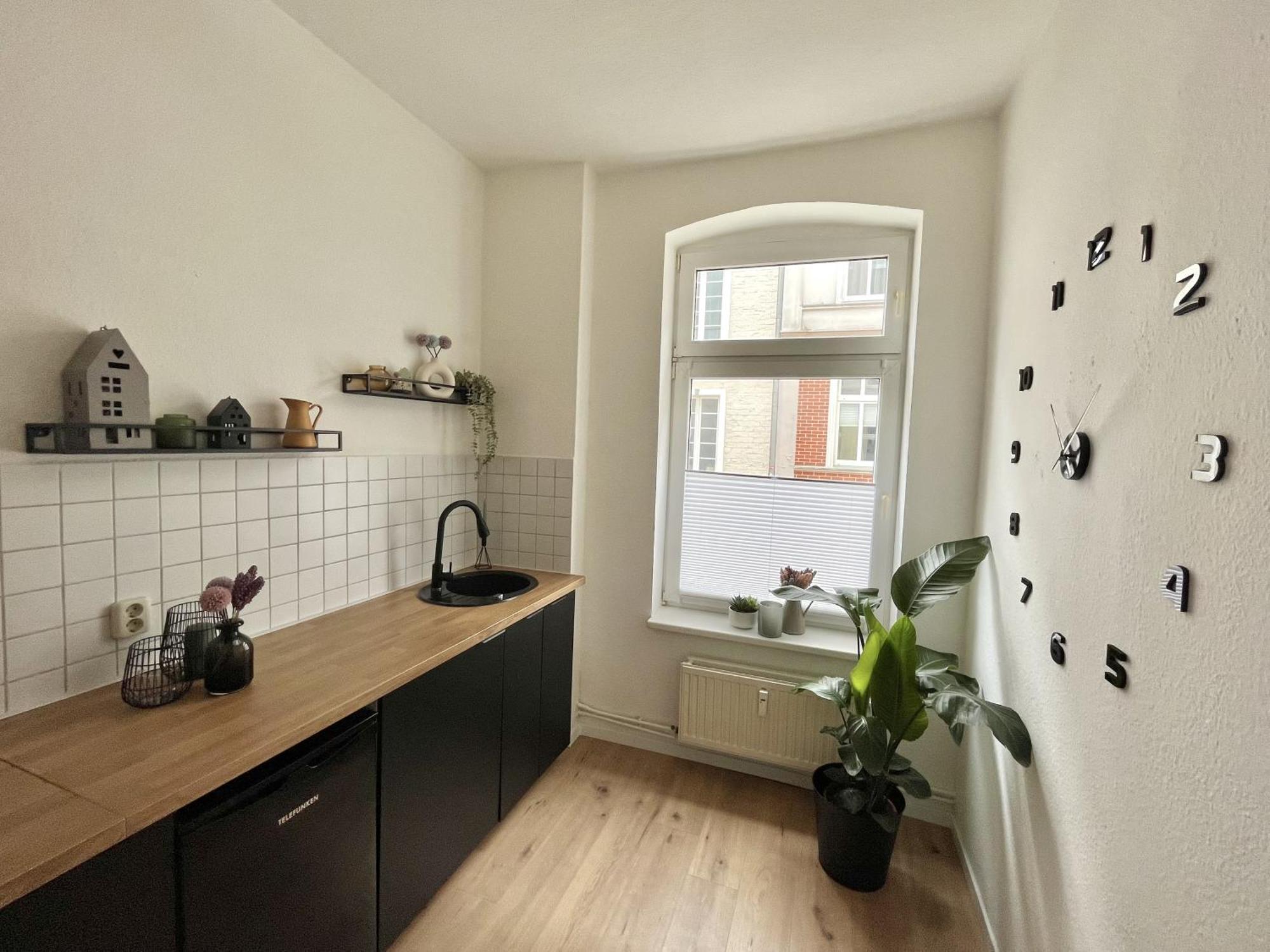 Endless: Studio Mit Netflix + Workstation Im Zentrum Шверин Экстерьер фото